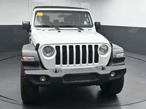 Used 2020 Jeep Gladiator Sport w/ Quick Order Package 24S image 7