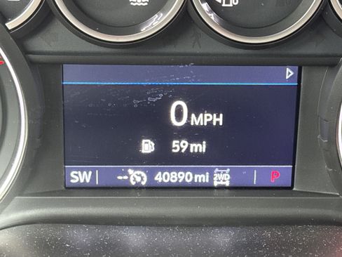 Used 2020 Chevrolet Silverado 1500 LT Trail Boss image 28