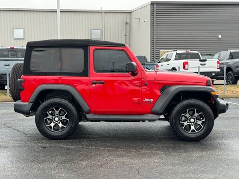 Used 2018 Jeep Wrangler Sport image 4