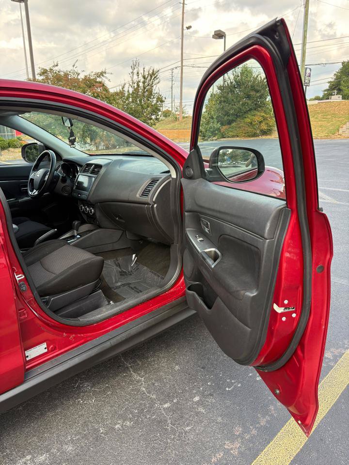 Used 2019 Mitsubishi Outlander Sport SE AWD/4WD image 15