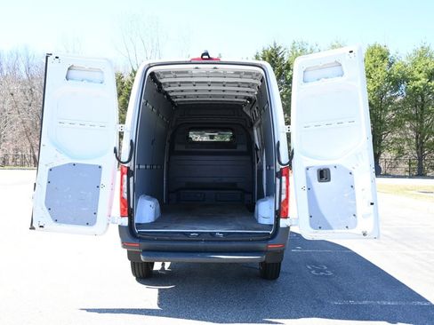 Used 2023 Mercedes-Benz Sprinter 2500 image 30