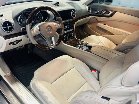 Used 2013 Mercedes-Benz SL 550 image 11