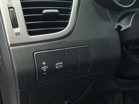 Used 2015 Hyundai Elantra GT FWD image 23