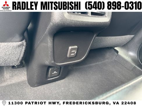Used 2019 Chevrolet Equinox Premier FWD image 24