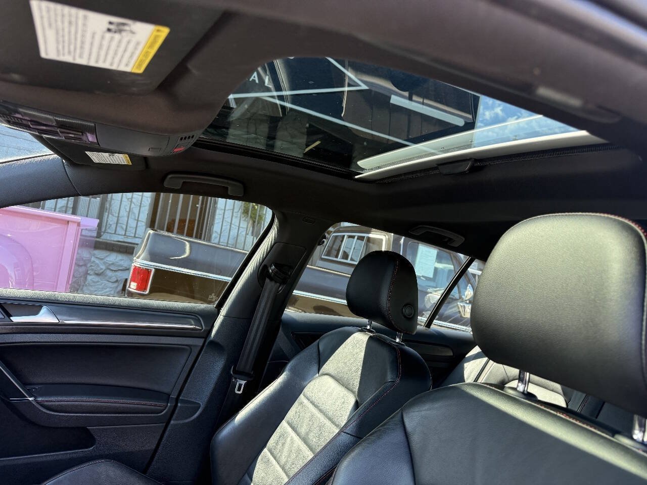 Used 2018 Volkswagen GTI SE FWD image 19
