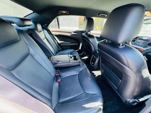 Used 2014 Chrysler 300 RWD image 23
