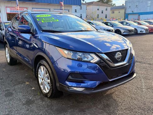 Used 2022 Nissan Rogue Sport SV w/ Technology Package image 2