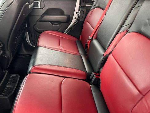 Used 2023 Jeep Wrangler Unlimited Rubicon 4xe image 12