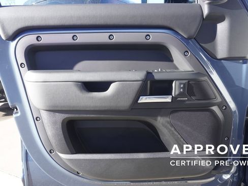 Used 2025 Land Rover Defender 110 S image 17