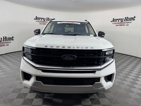 Used 2025 Ford Expedition Max Platinum AWD/4WD image 4