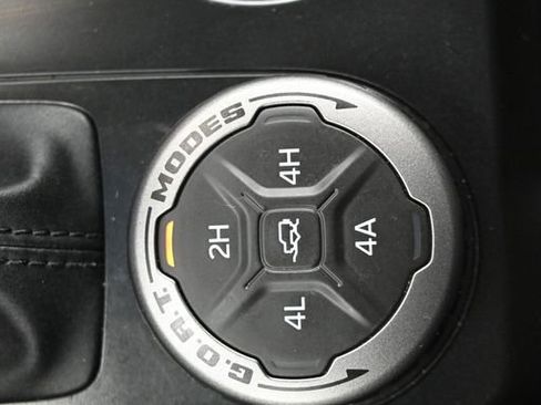 Used 2025 Ford Bronco Badlands image 27