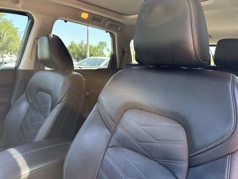Used 2024 Nissan Pathfinder Platinum AWD/4WD image 27