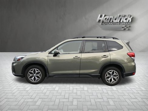 Used 2020 Subaru Forester Premium AWD/4WD image 6