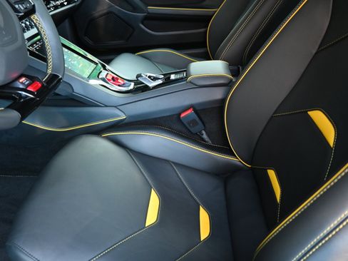 Used 2021 Lamborghini Huracan EVO RWD image 73