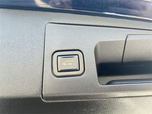 Used 2021 Cadillac XT5 Sportv w/ LPO, Floor Liner Package image 16