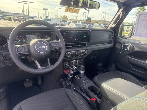 Certified 2025 Jeep Wrangler Unlimited Rubicon 4xe w/ Safety Group image 19