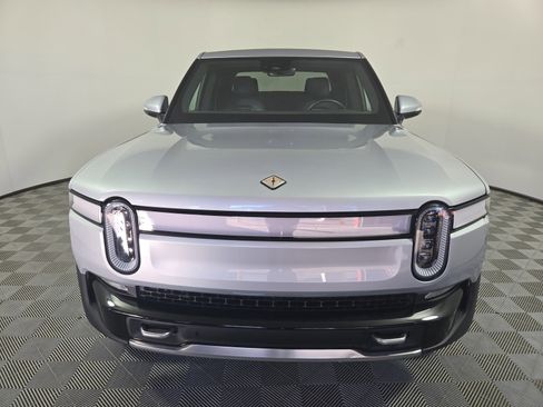 Used 2022 Rivian R1T Launch Edition image 8