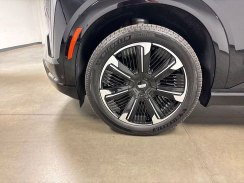 New 2025 Cadillac Escalade IQ Sport 1 w/ Smart Trailering package image 12