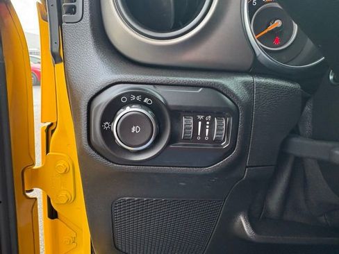 Used 2021 Jeep Wrangler Sport image 23