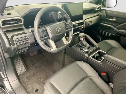 Used 2025 Toyota 4Runner Limited w/ Tow Technology Package AWD/4WD image 9