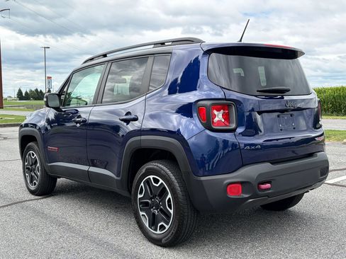 Used 2017 Jeep Renegade Trailhawk w/ Popular Equipment Group AWD/4WD image 12