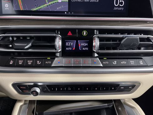 Used 2022 BMW X6 xDrive40i w/ Executive Package image 25