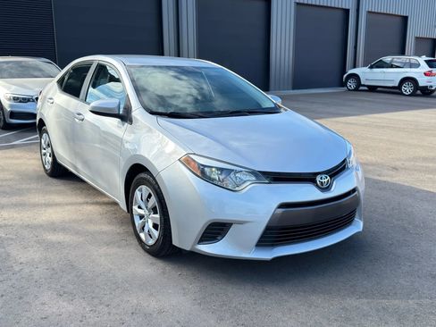 Used 2016 Toyota Corolla LE image 2