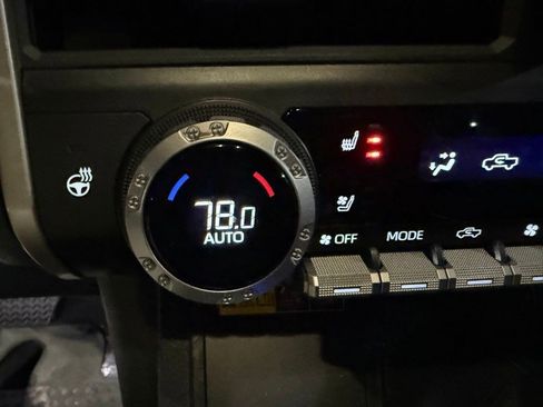 Used 2024 Toyota Tacoma TRD Off-Road w/ TRD Off Road Premium Package AWD/4WD image 15