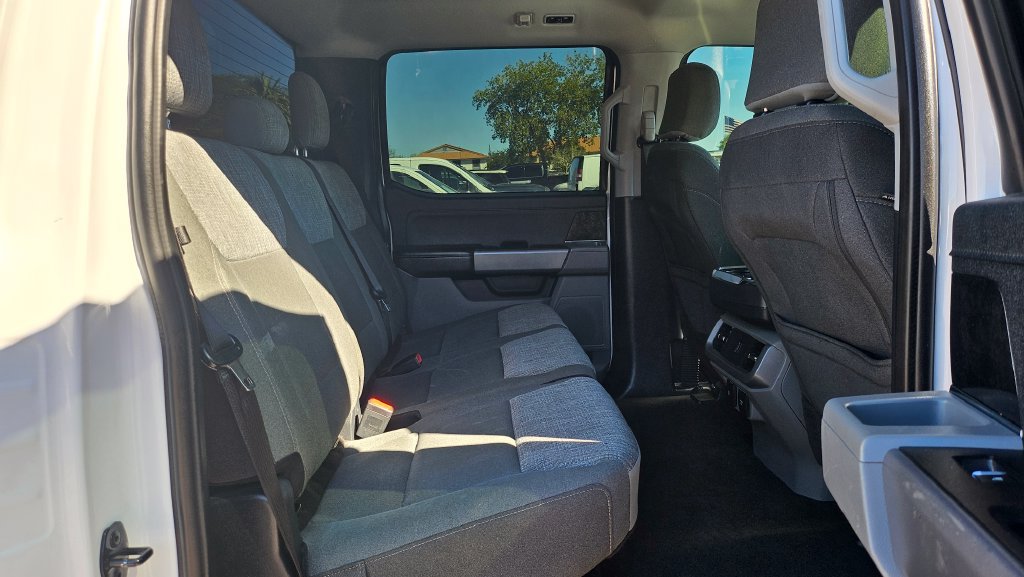 Used 2022 Ford F150 Lightning XLT AWD/4WD image 22