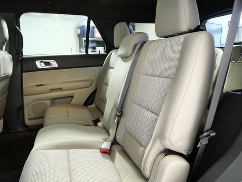 Used 2015 Ford Explorer XLT AWD/4WD image 14