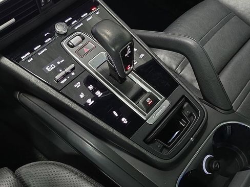 Certified 2021 Porsche Cayenne Coupe AWD/4WD image 20