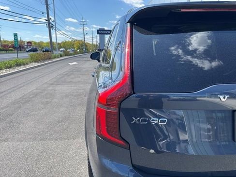 Certified 2025 Volvo XC90 B6 Plus AWD/4WD image 10