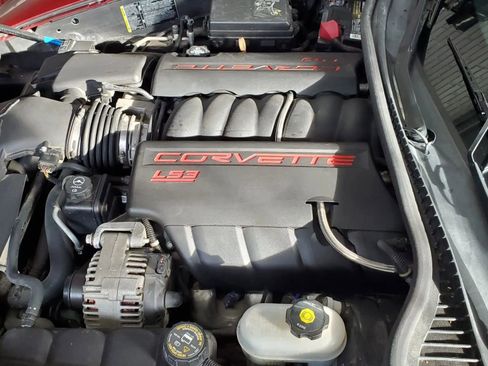 Used 2010 Chevrolet Corvette Coupe w/ Roof Package image 27