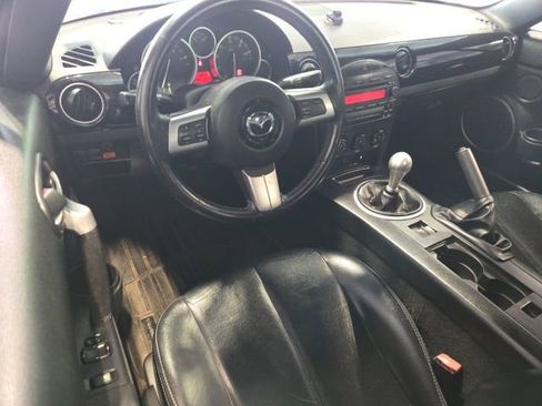 Used 2008 MAZDA MX-5 Miata Grand Touring RWD image 9