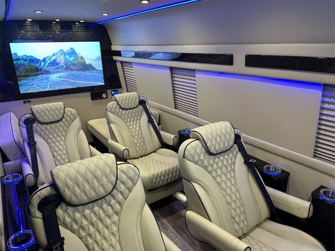 Used 2020 Mercedes-Benz Sprinter 3500 image 2