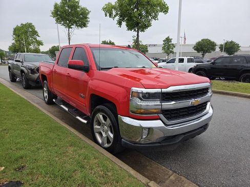 Used 2018 Chevrolet Silverado 1500 LT w/ Texas Edition RWD image 3