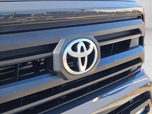 Certified 2025 Toyota Tacoma SR5 AWD/4WD image 29
