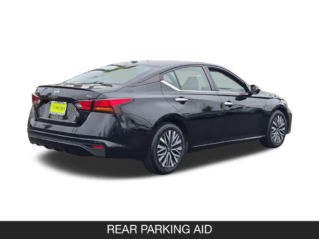 Used 2024 Nissan Altima 2.5 SV FWD image 9