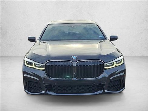 Used 2021 BMW 740i w/ M Sport Package image 2