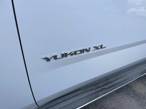 Used 2015 GMC Yukon XL SLT w/ Open Road Package RWD image 12