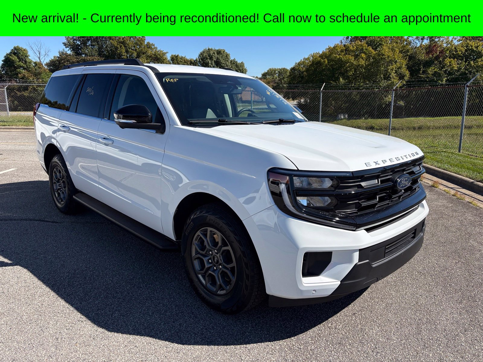 Used 2026 Ford Expedition Active AWD/4WD image 1