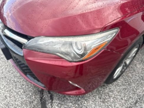 Used 2017 Toyota Camry SE w/ Moonroof Package FWD image 11