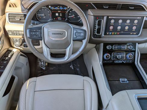 Used 2021 GMC Yukon XL Denali image 34
