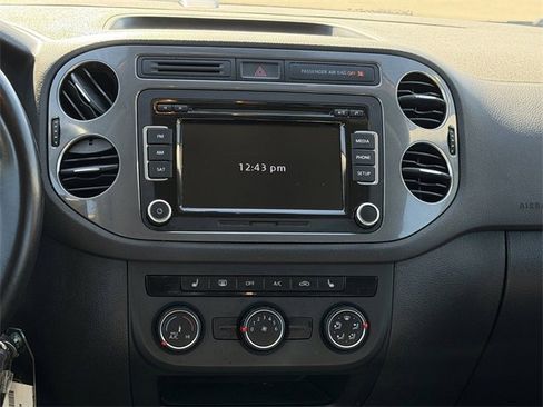 Used 2013 Volkswagen Tiguan S image 15