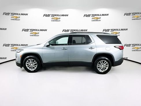 Used 2023 Chevrolet Traverse LT FWD image 4