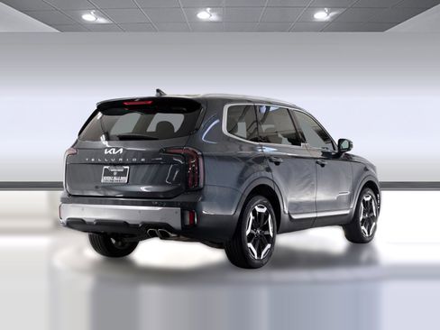 Used 2023 Kia Telluride EX w/ EX Captain's Chair Package FWD image 9