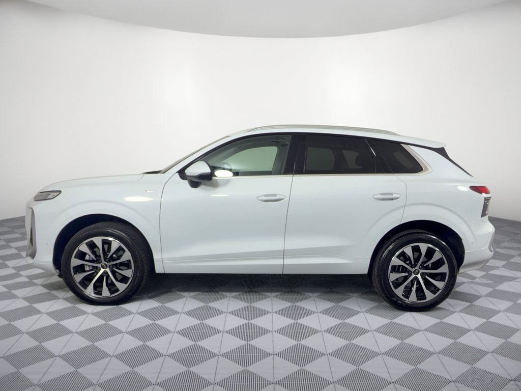 Used 2026 Audi Q3 quattro 2.0T AWD/4WD image 2