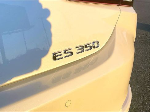 New 2025 Lexus ES 350 w/ Premium Package image 15