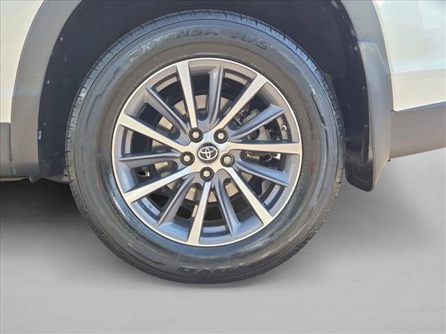 Used 2019 Toyota Highlander XLE AWD/4WD image 25