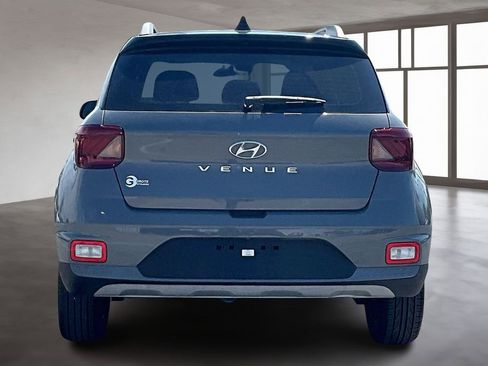 Used 2022 Hyundai Venue Limited FWD image 5